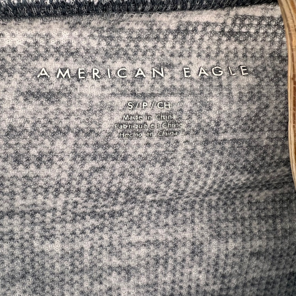 American Eagle Outfitters Women Gray Waffle Knit Henley Shirt Top Size S - Picture 4 of 5